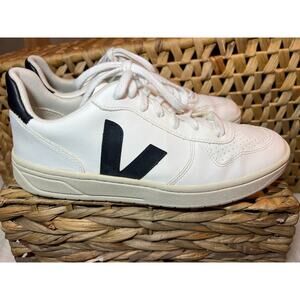 Veja V-10 CWL WHITE BLACK